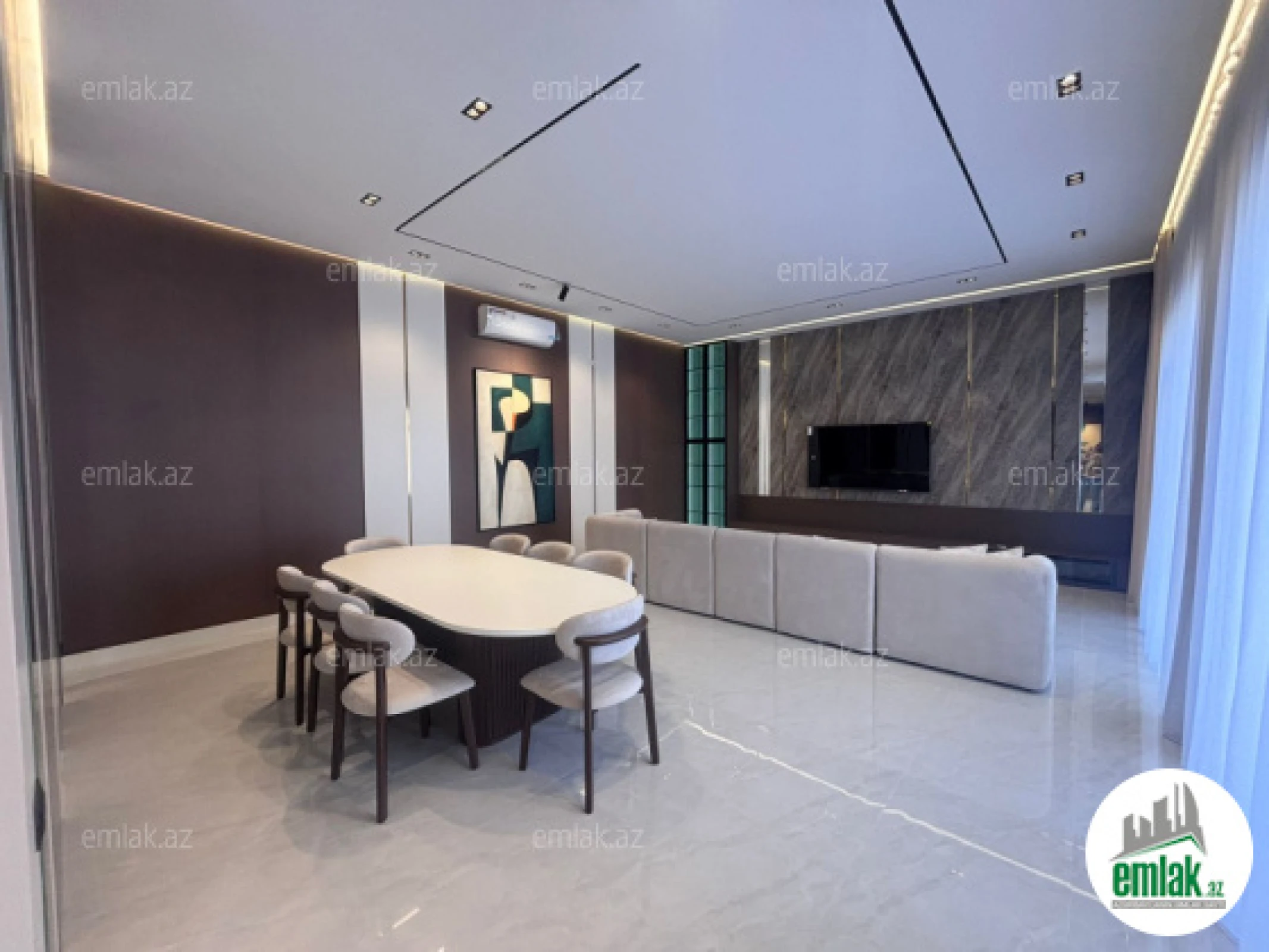 Satılır 5 otaqlı mənzil 250 m²