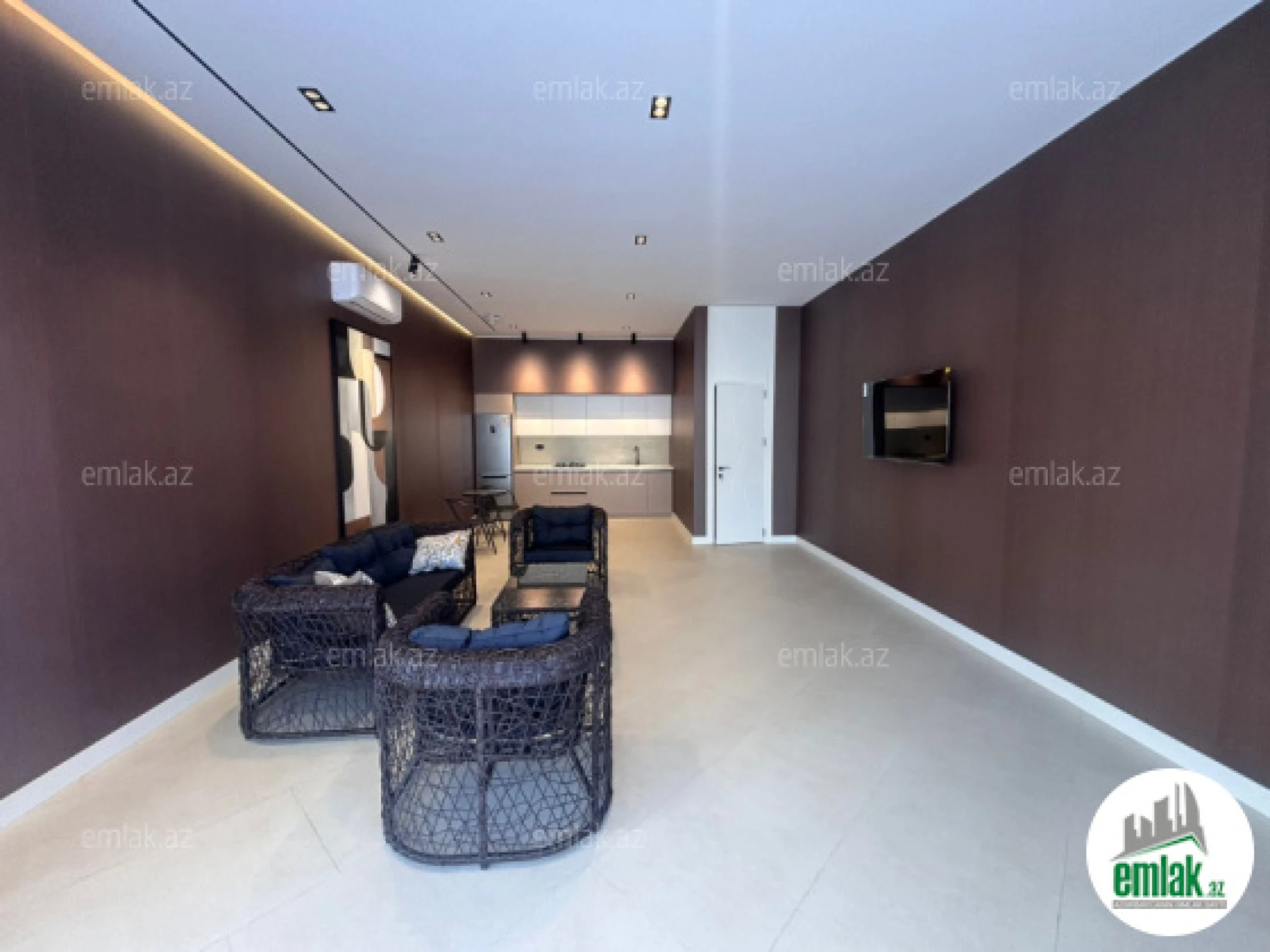 Satılır 5 otaqlı mənzil 250 m²