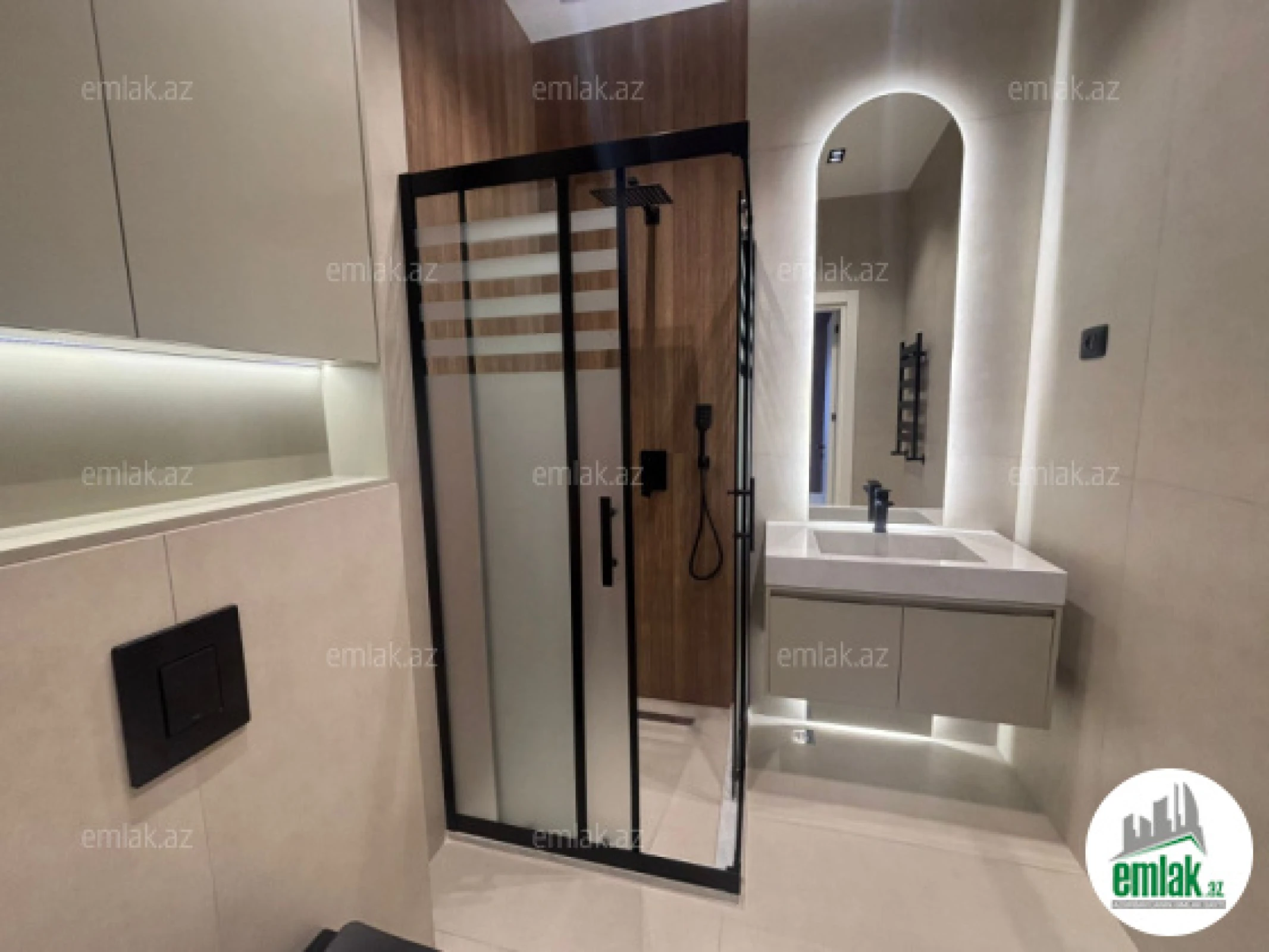 Satılır 5 otaqlı mənzil 250 m²