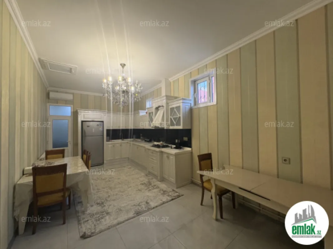 Satılır 5 otaqlı həyət evi 200 m²