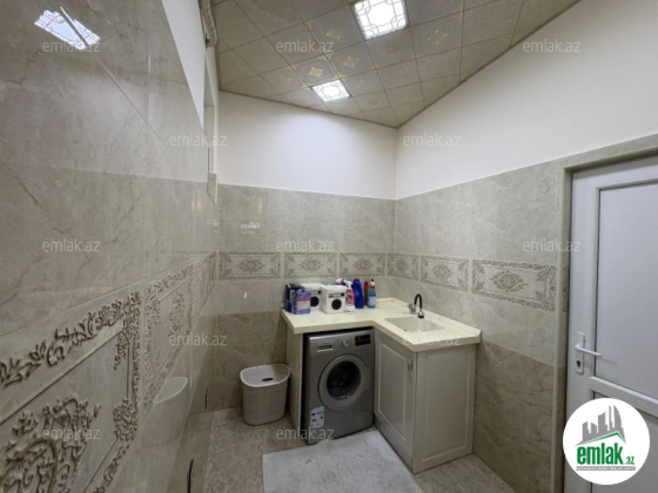 Satılır 5 otaqlı həyət evi 200 m²