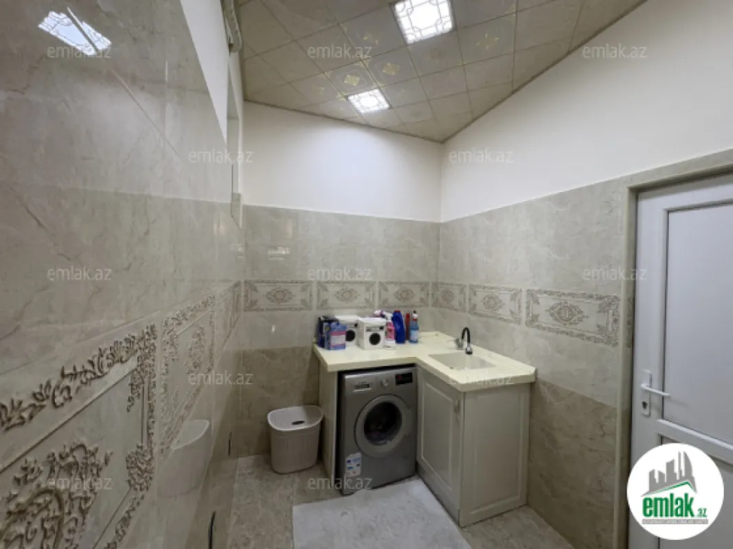 Satılır 5 otaqlı həyət evi 200 m²