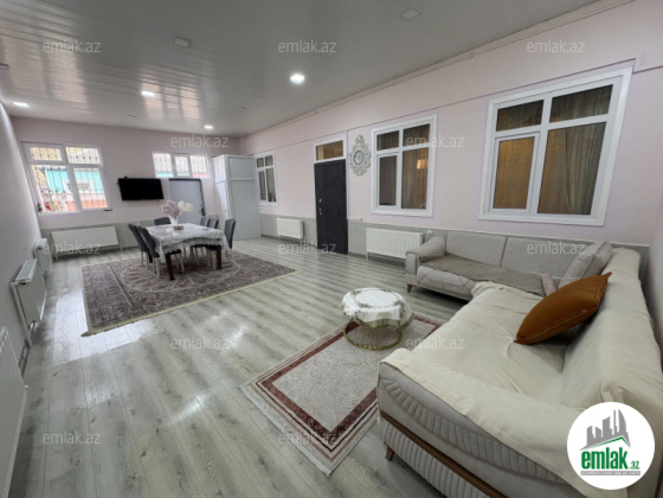Satılır 5 otaqlı həyət evi 200 m²