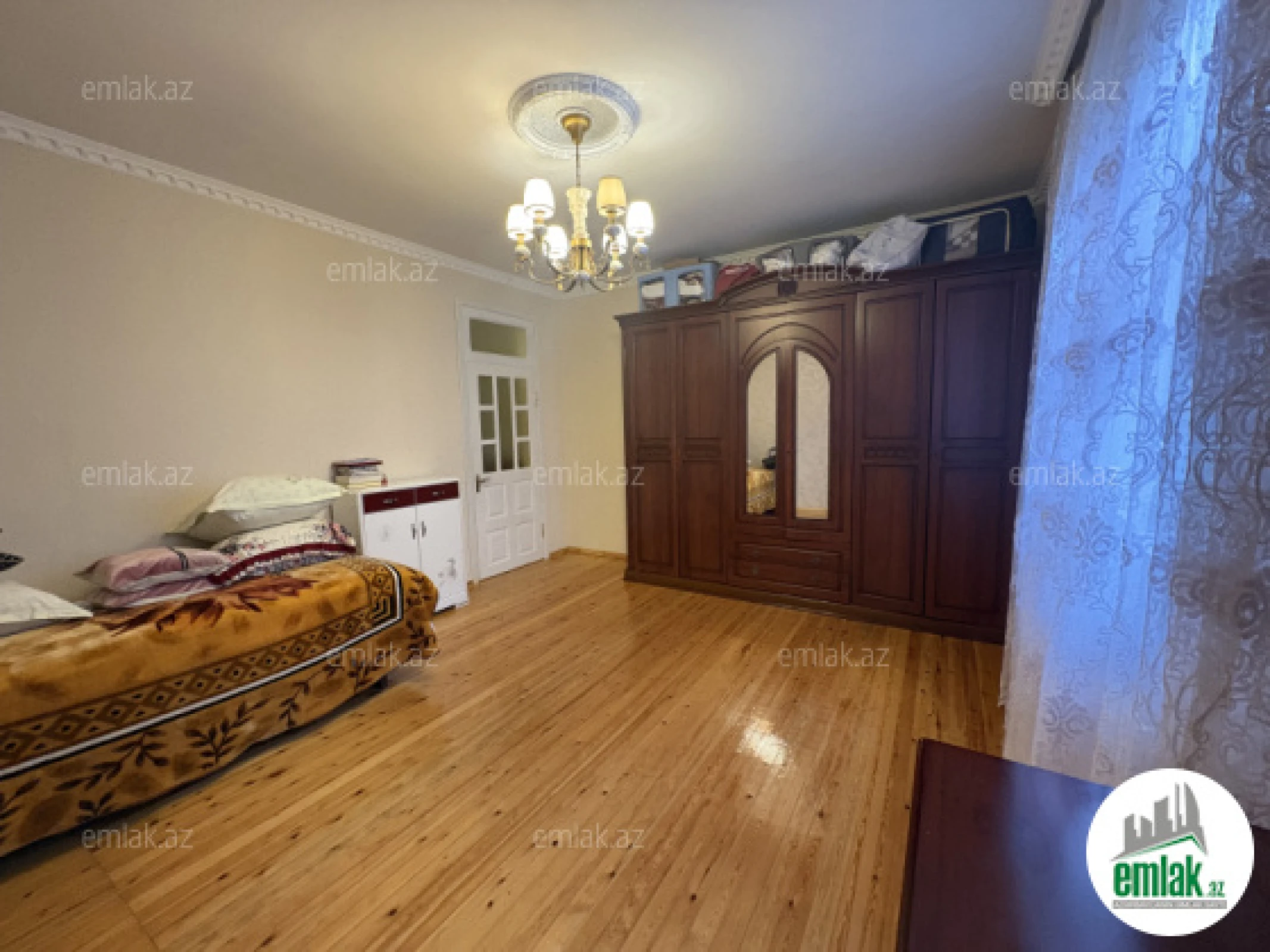Satılır 5 otaqlı həyət evi 200 m²
