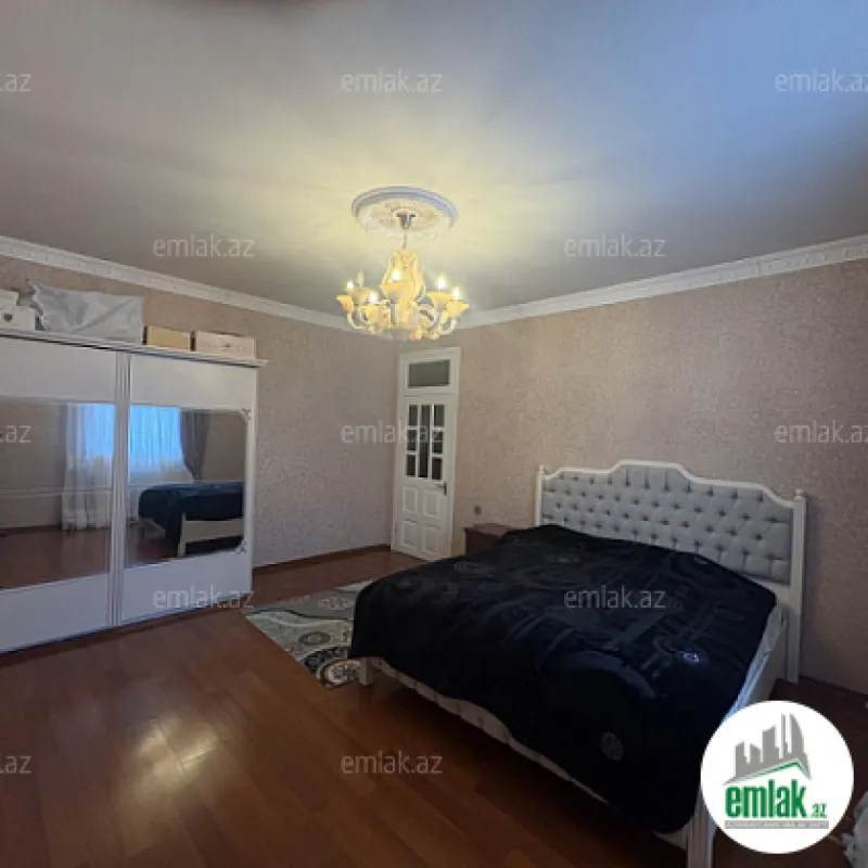 Satılır 5 otaqlı həyət evi 200 m²