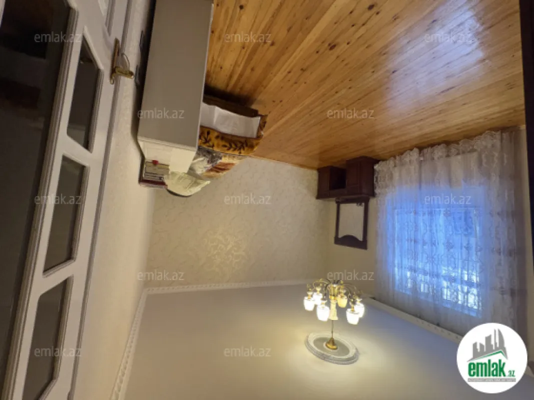 Satılır 5 otaqlı həyət evi 200 m²