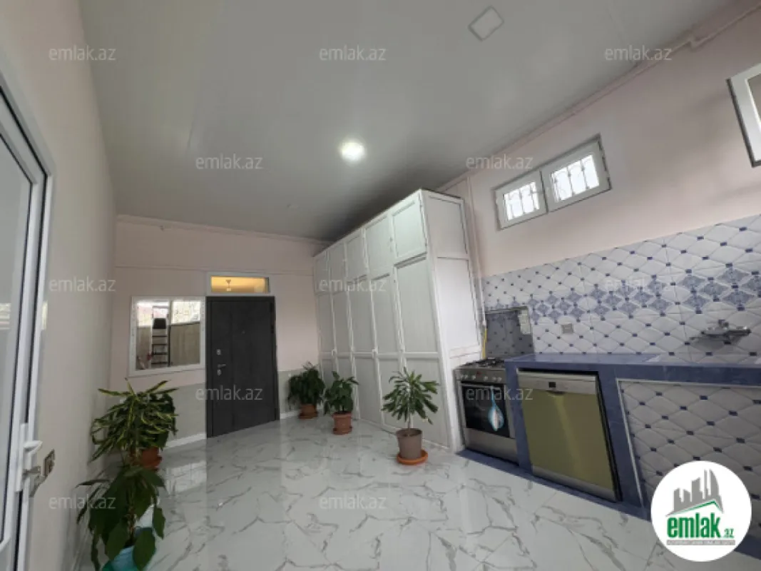 Satılır 5 otaqlı həyət evi 200 m²