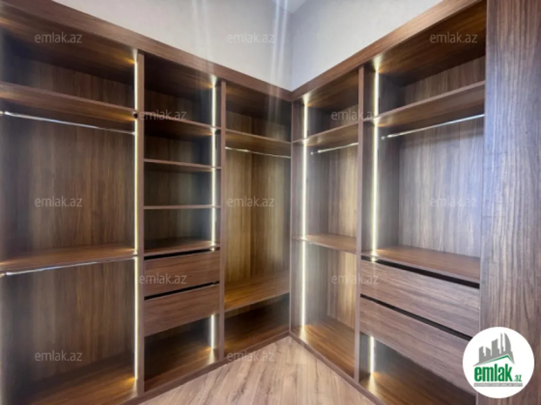 Satılır 5 otaqlı həyət evi 250 m²