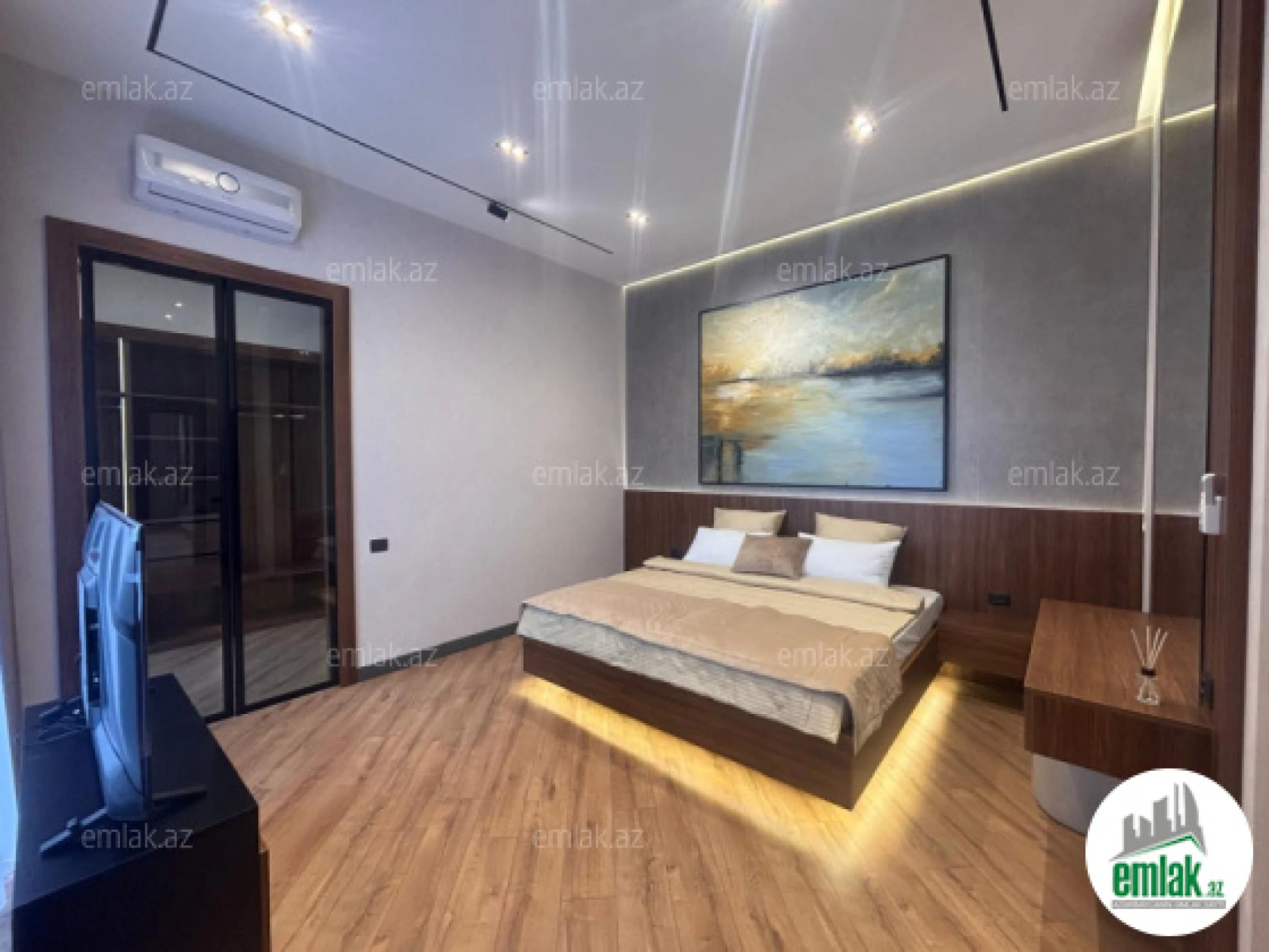 Satılır 5 otaqlı həyət evi 250 m²