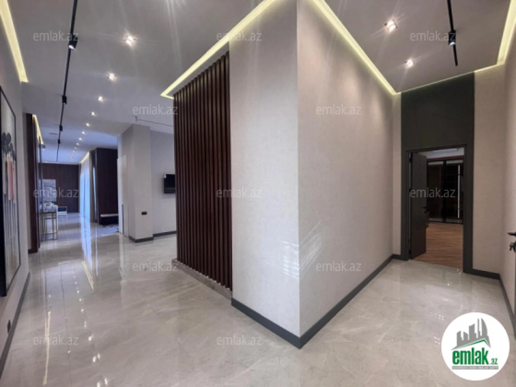 Satılır 5 otaqlı həyət evi 250 m²