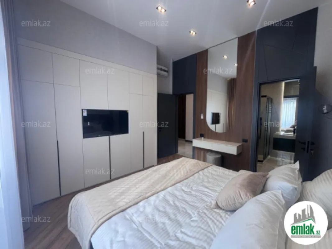 Satılır 5 otaqlı həyət evi 250 m²
