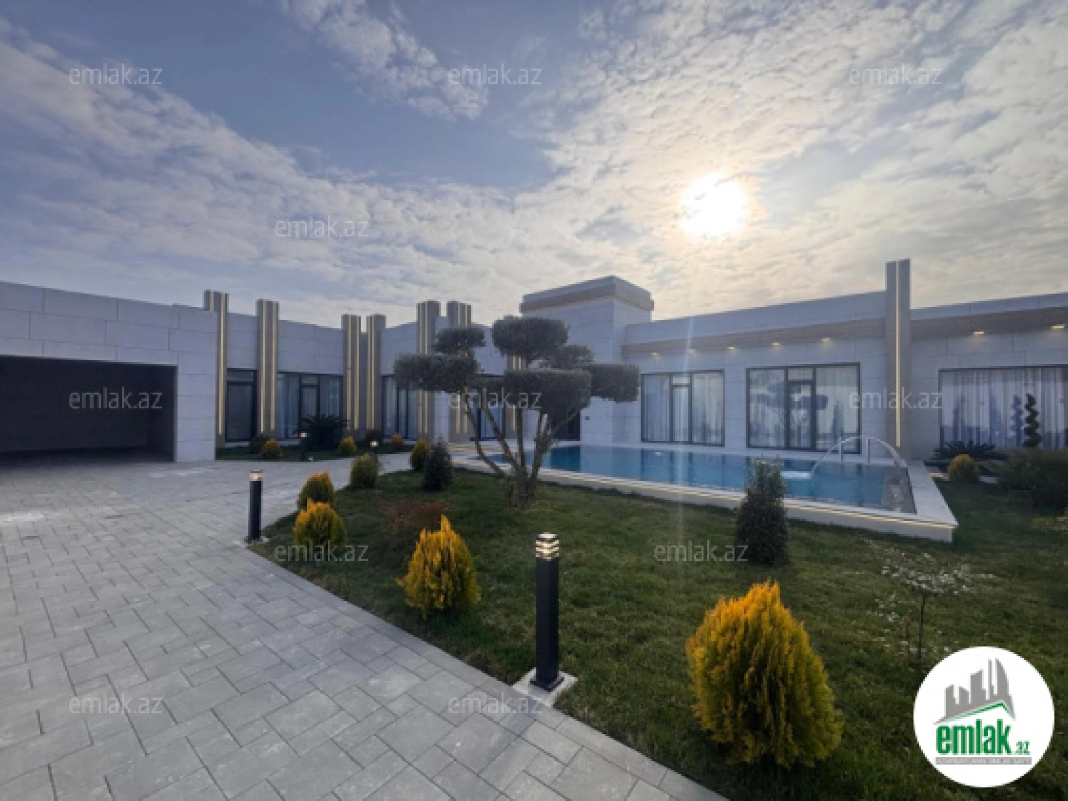Satılır 5 otaqlı həyət evi 250 m²
