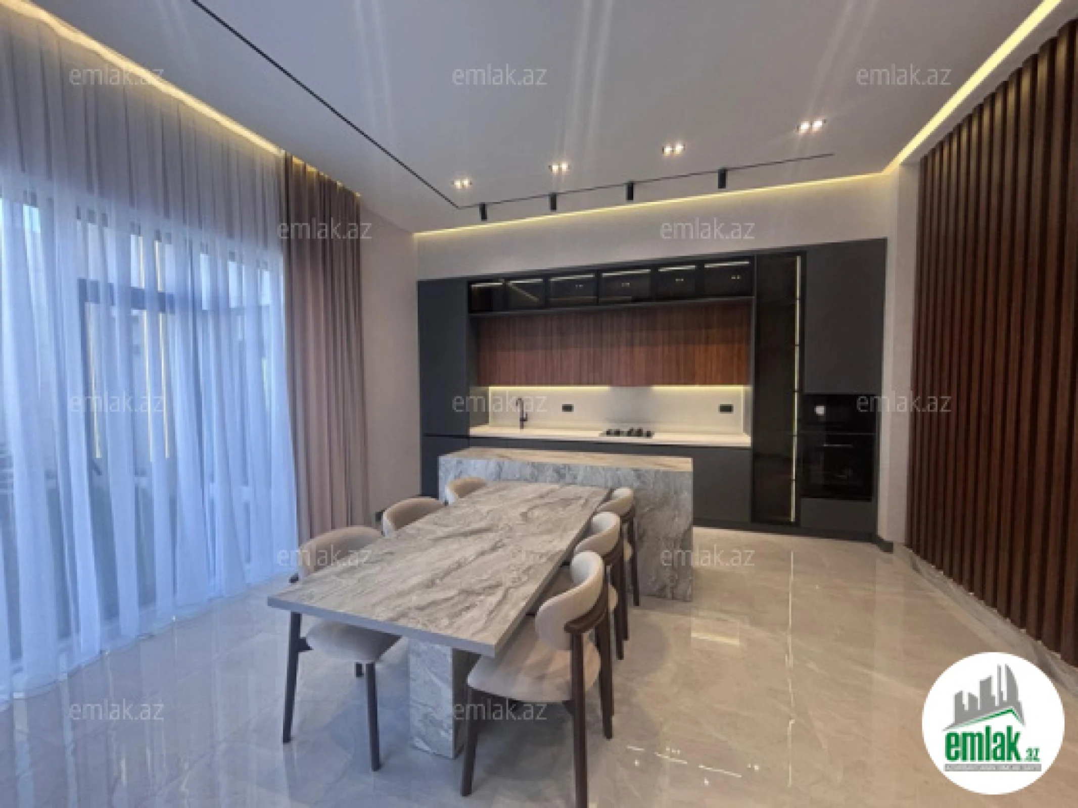 Satılır 5 otaqlı həyət evi 250 m²