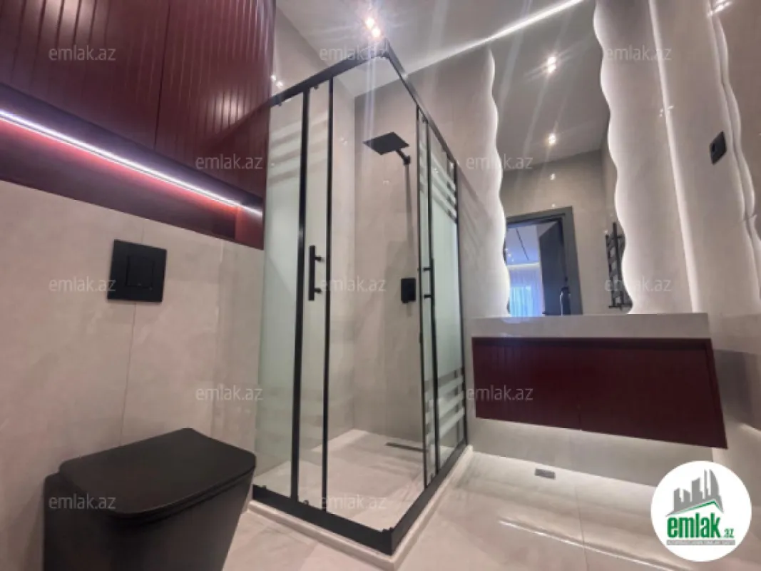 Satılır 5 otaqlı həyət evi 250 m²