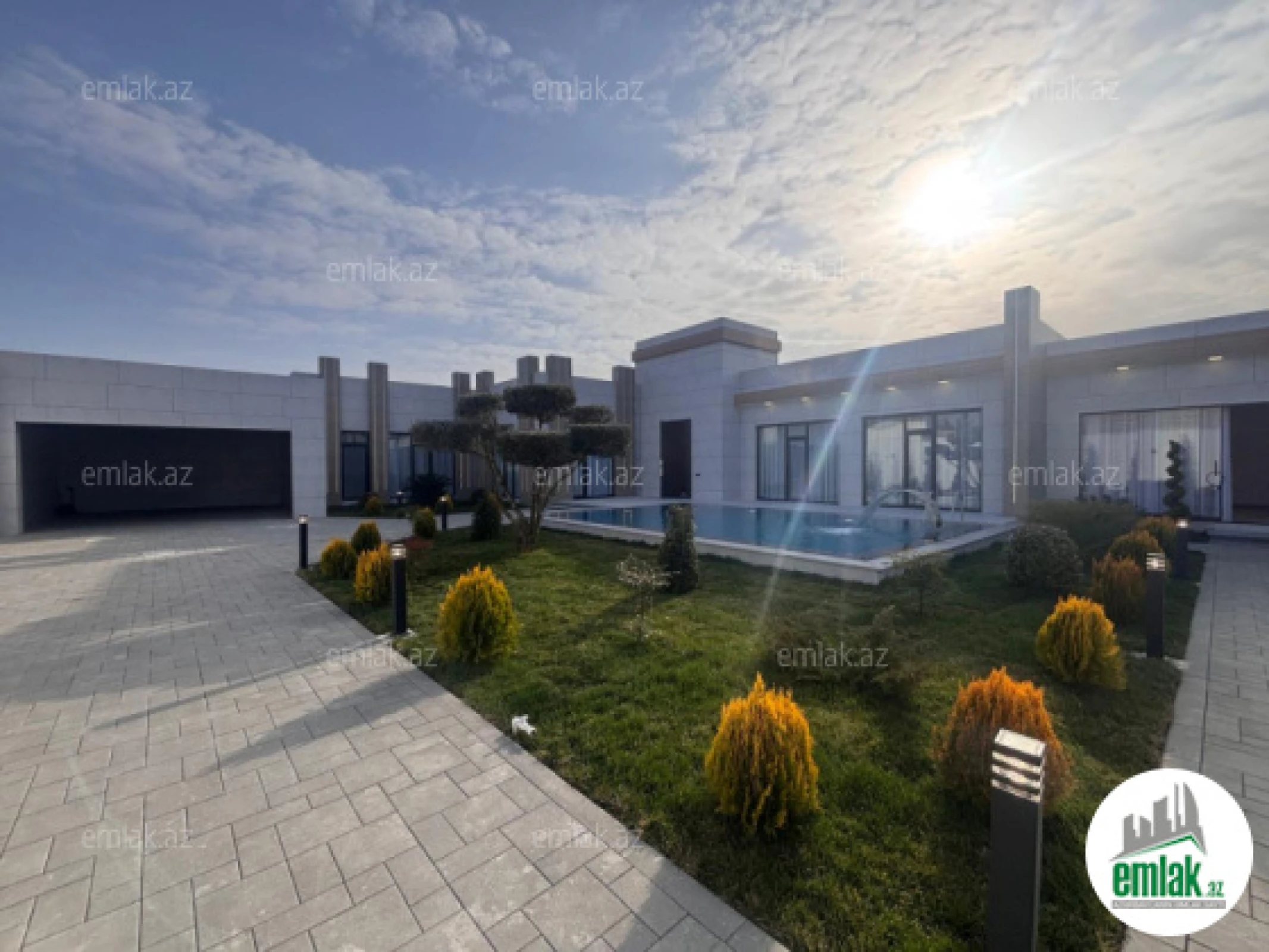 Satılır 5 otaqlı həyət evi 250 m²