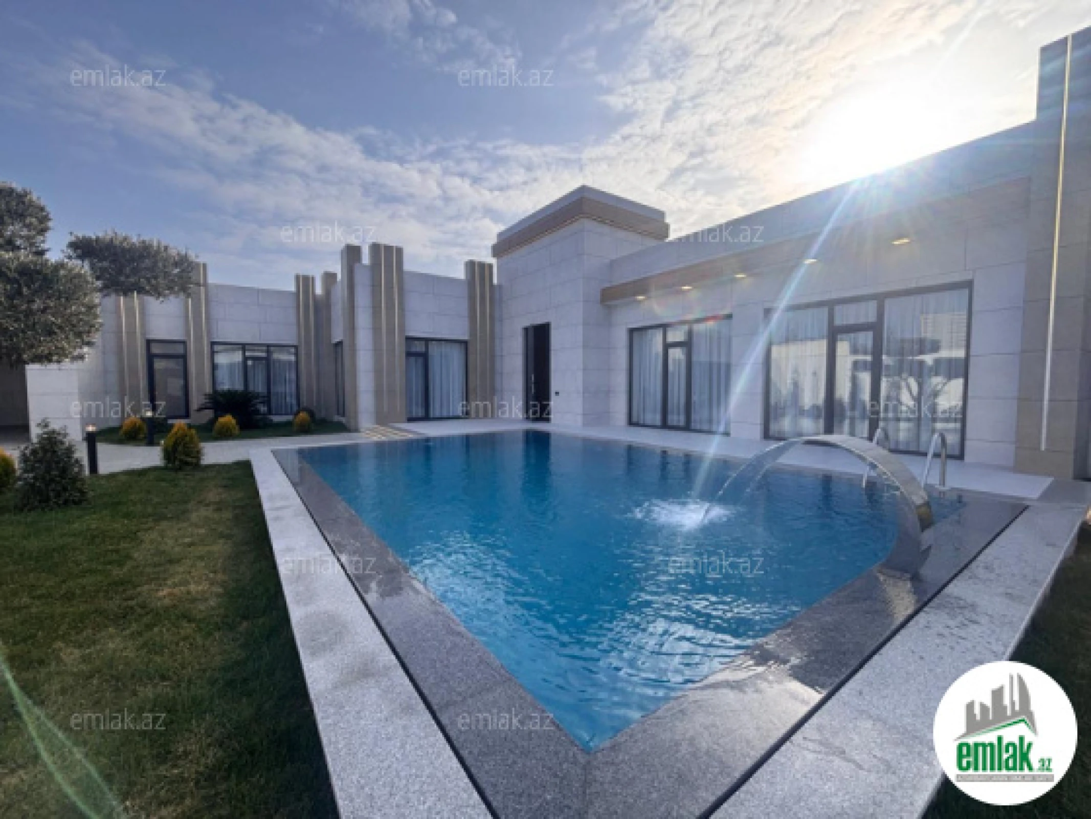 Satılır 5 otaqlı həyət evi 250 m²