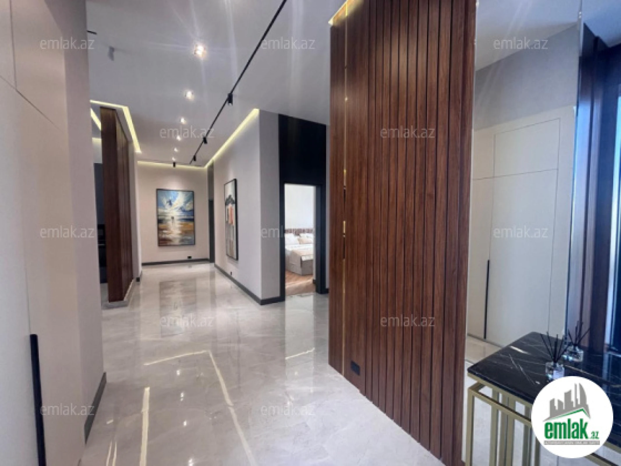 Satılır 5 otaqlı həyət evi 250 m²