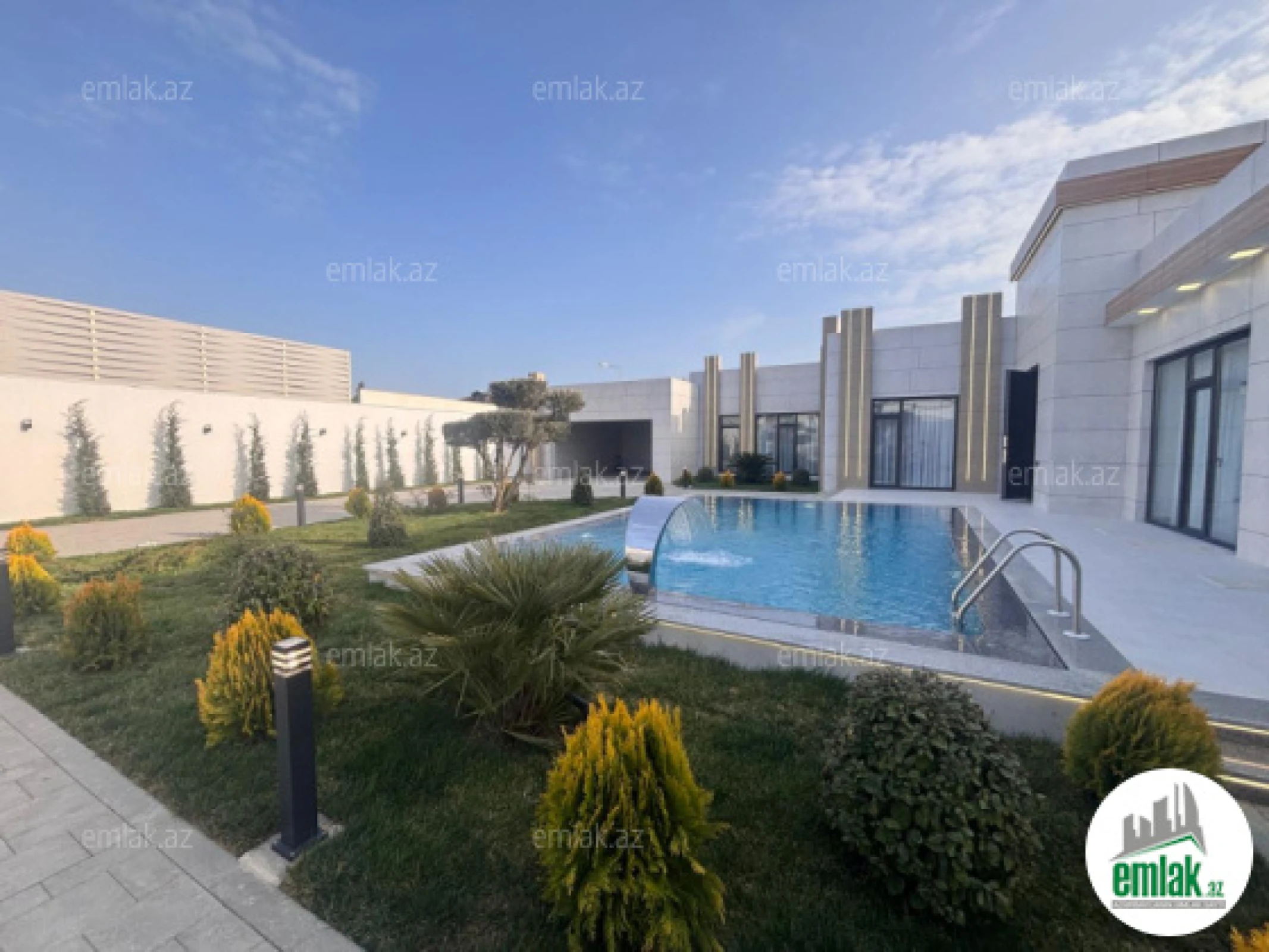 Satılır 5 otaqlı həyət evi 250 m²
