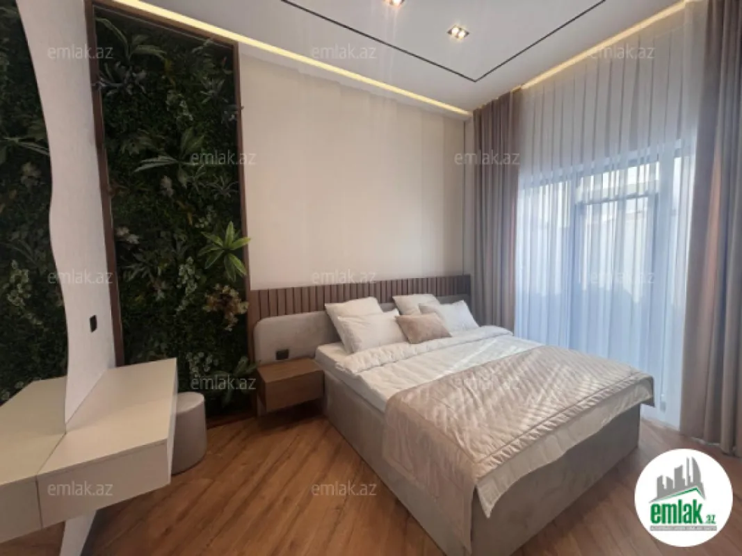 Satılır 5 otaqlı həyət evi 250 m²