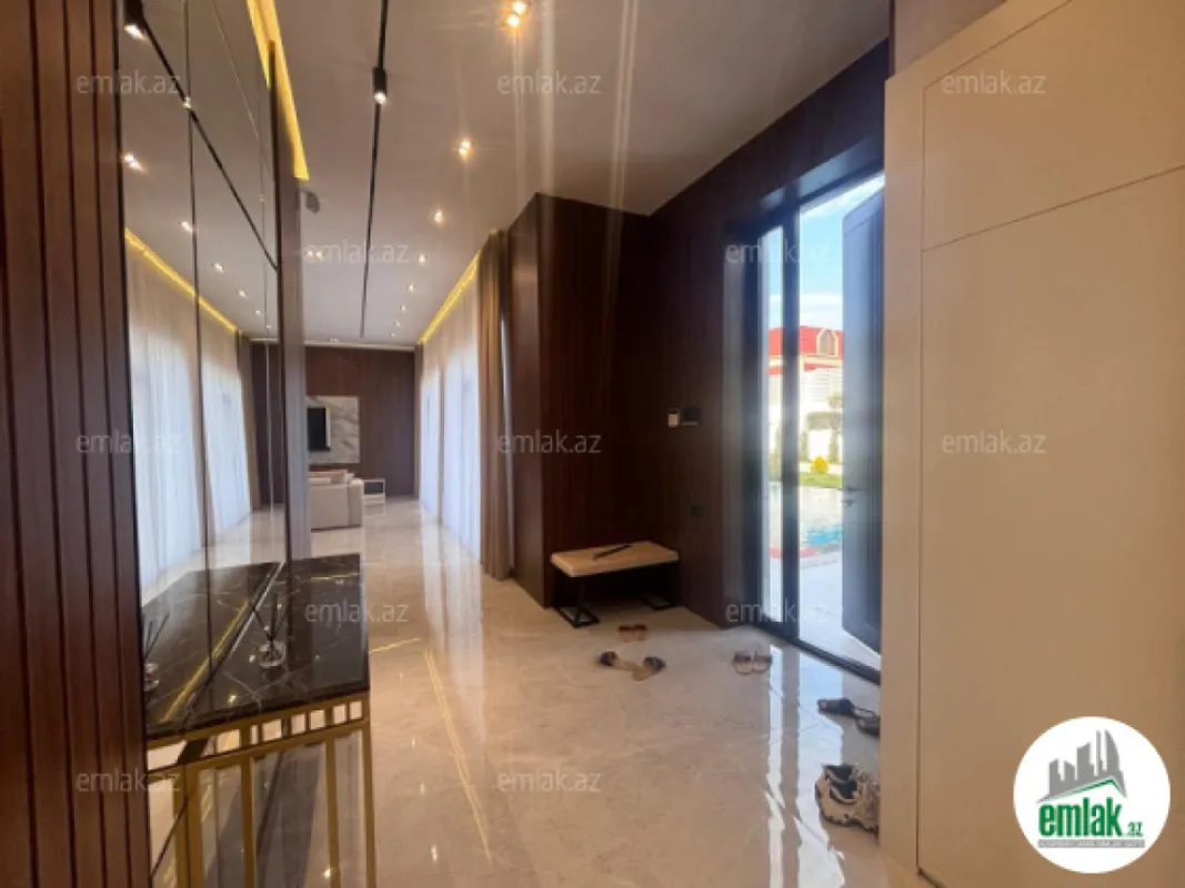 Satılır 5 otaqlı həyət evi 250 m²