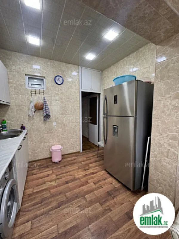 Satılır 3 otaqlı köhnə tikili 90 m²