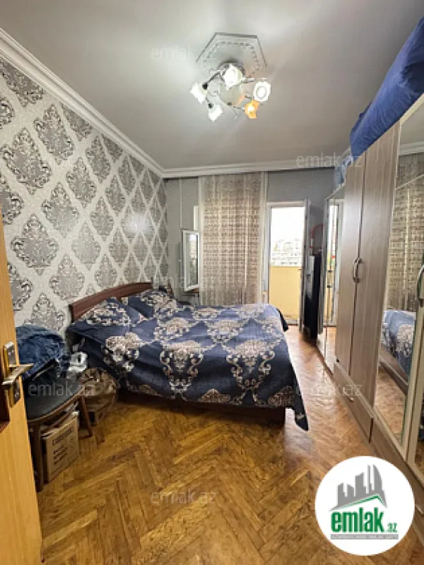 Satılır 3 otaqlı köhnə tikili 90 m²