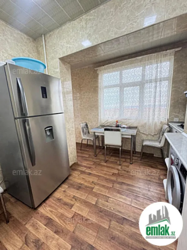 Satılır 3 otaqlı köhnə tikili 90 m²