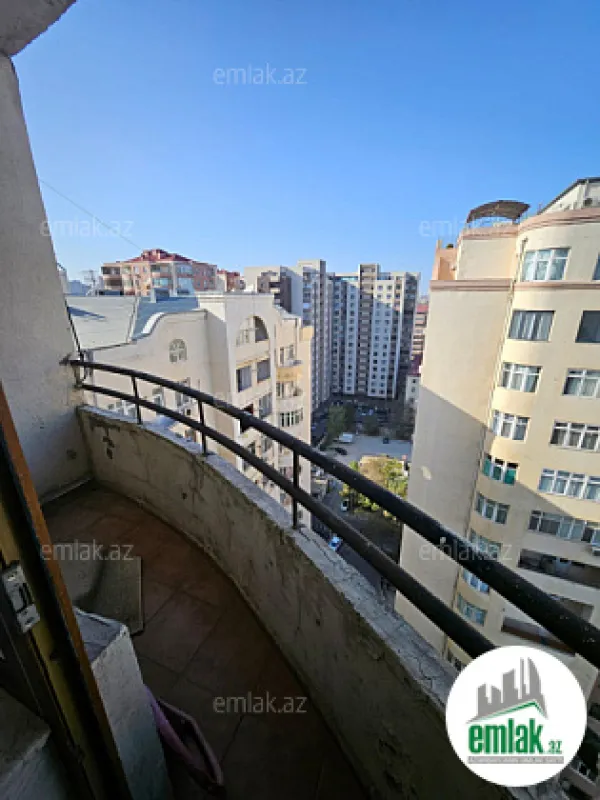 Satılır 3 otaqlı yeni tikili 130 m²