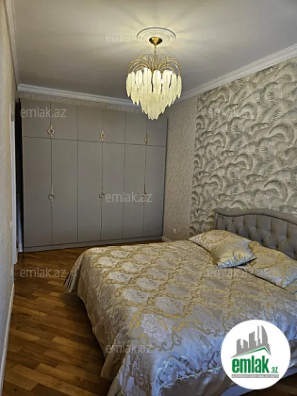 Satılır 3 otaqlı yeni tikili 130 m²
