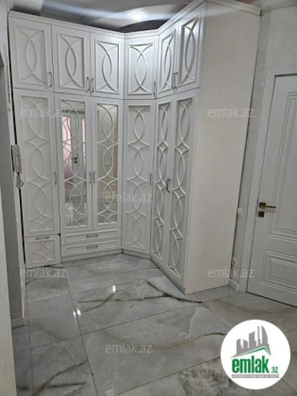 Satılır 3 otaqlı yeni tikili 130 m²