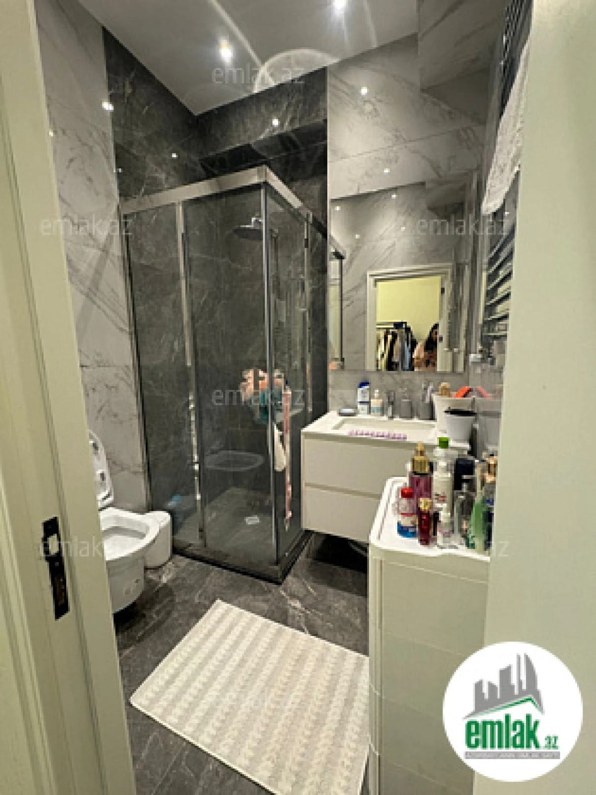 Satılır 2 otaqlı yeni tikili 60 m²