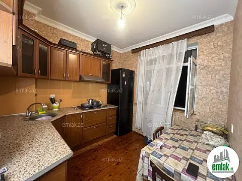 Satılır 2 otaqlı köhnə tikili 73 m²