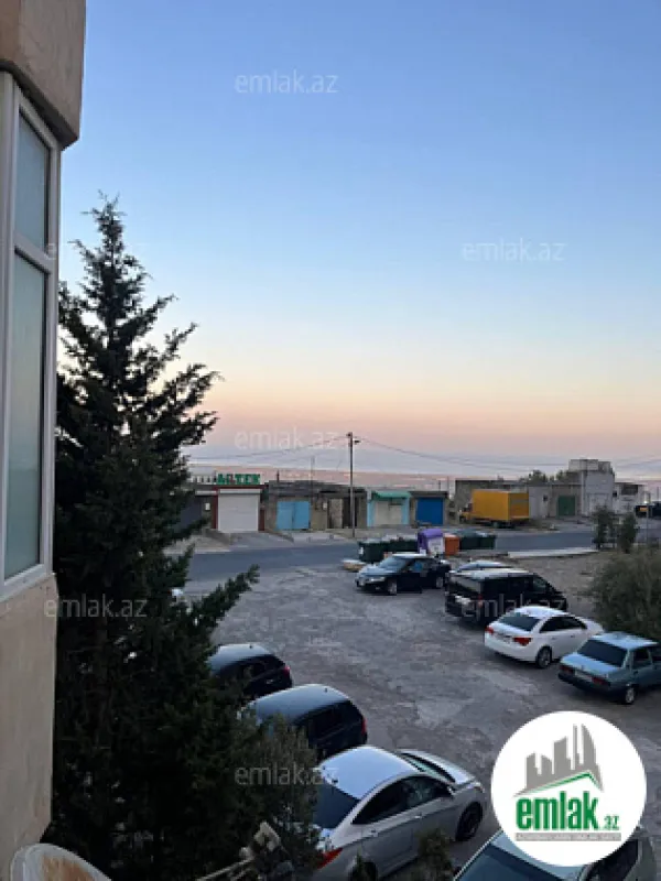 Satılır 2 otaqlı köhnə tikili 73 m²