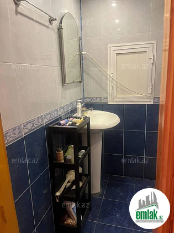 Satılır 2 otaqlı köhnə tikili 73 m²