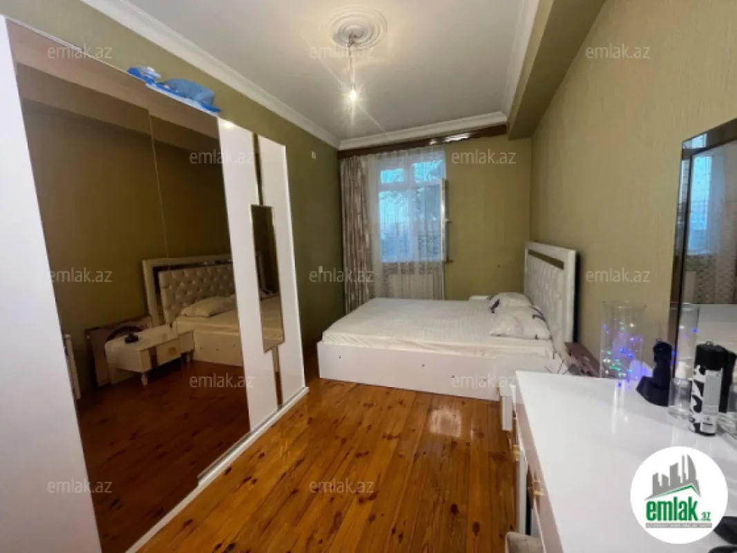 Satılır 2 otaqlı köhnə tikili 73 m²