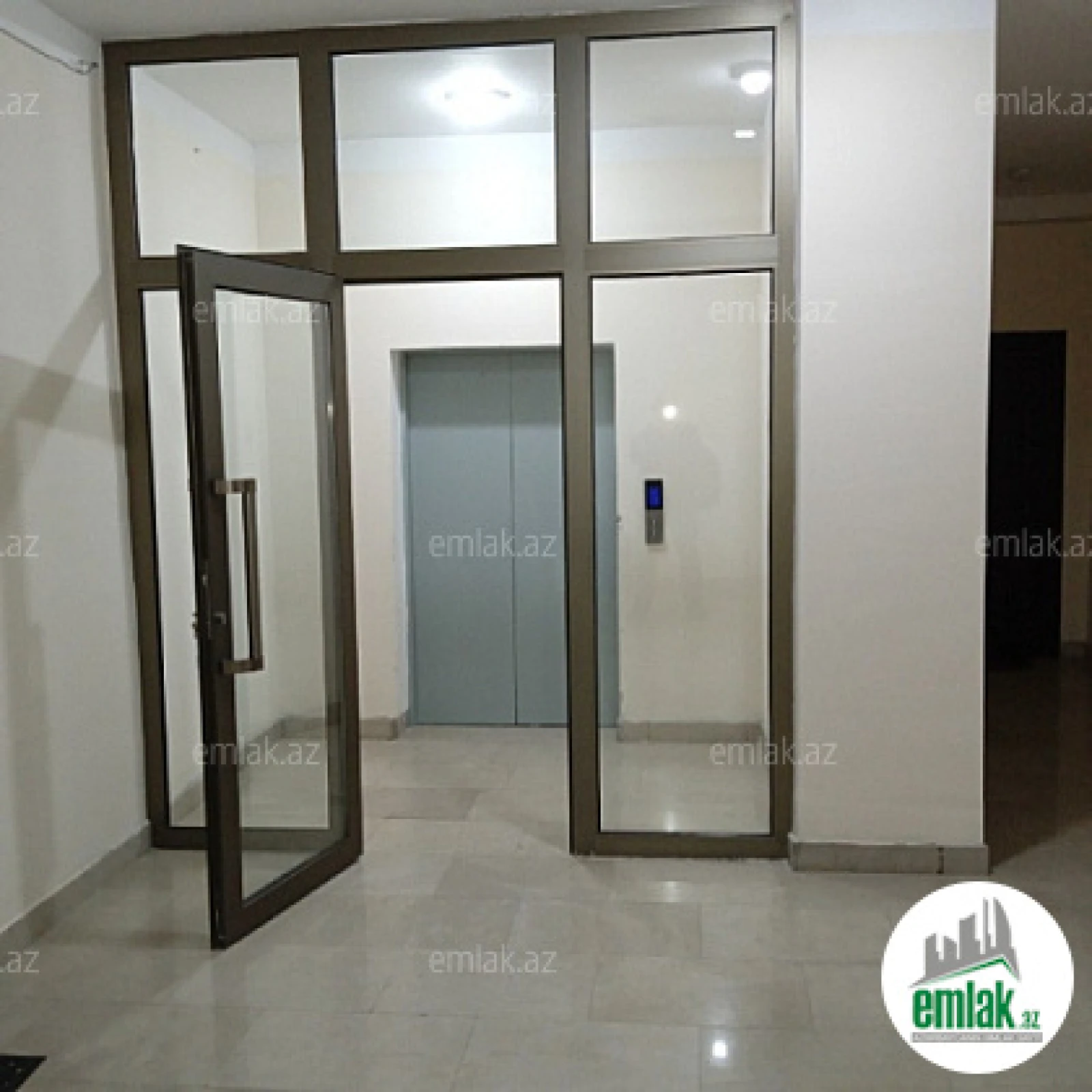 Satılır 3 otaqlı yeni tikili 85 m²