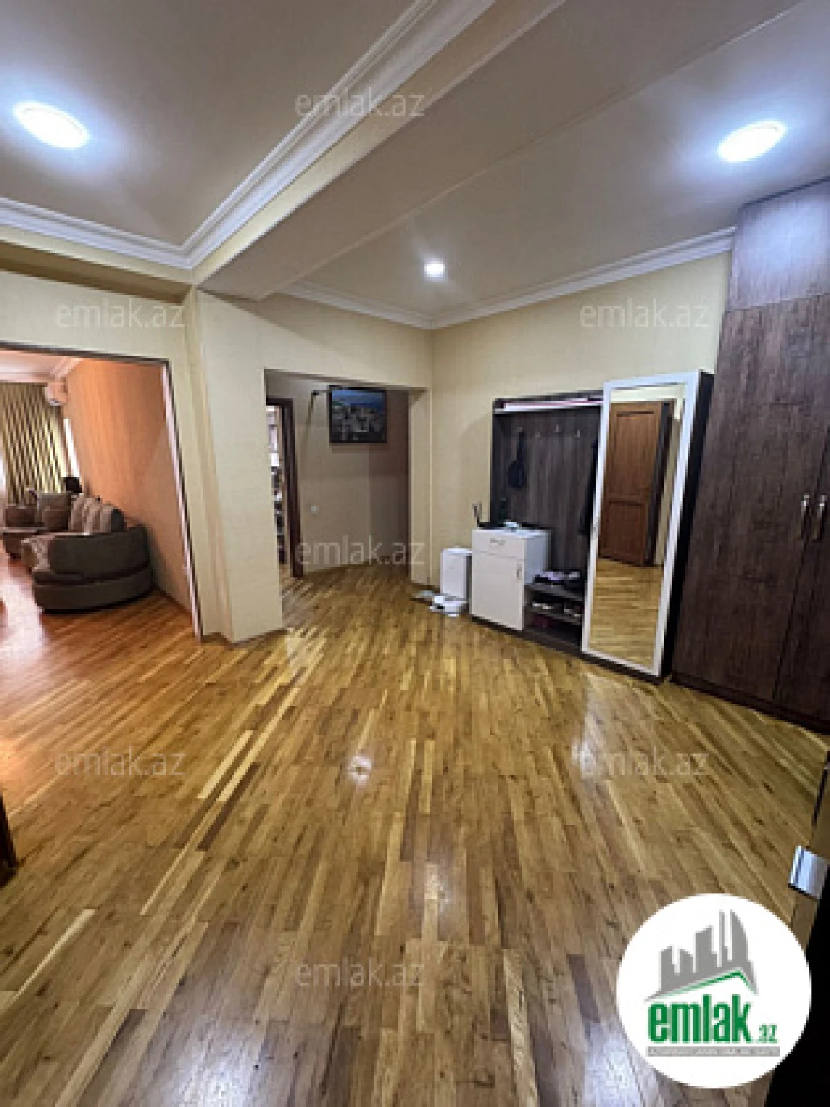 Satılır 3 otaqlı yeni tikili 105 m²