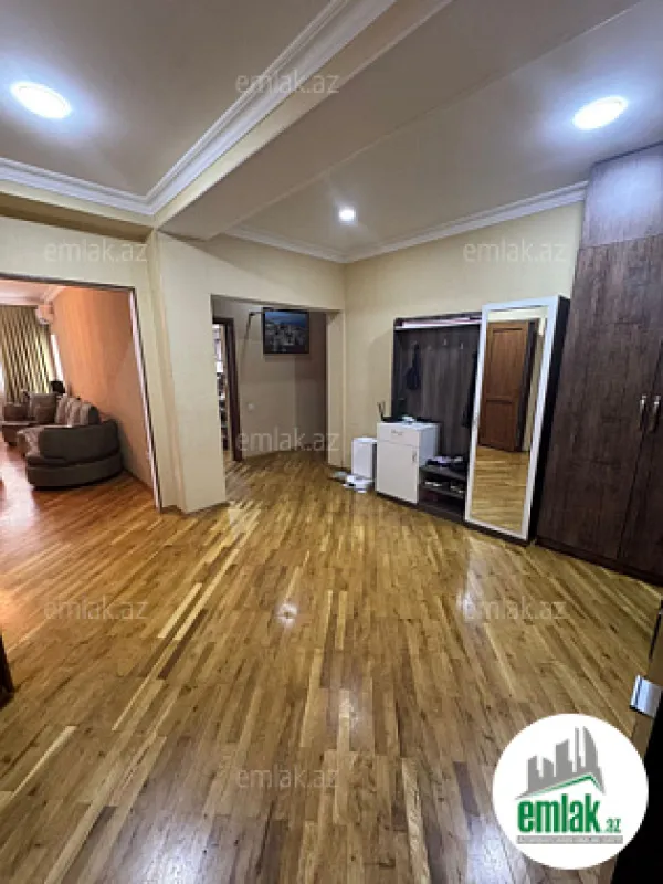 Satılır 3 otaqlı yeni tikili 105 m²