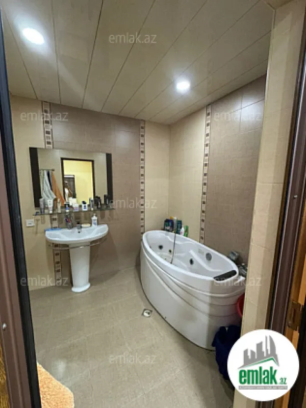 Satılır 3 otaqlı yeni tikili 105 m²
