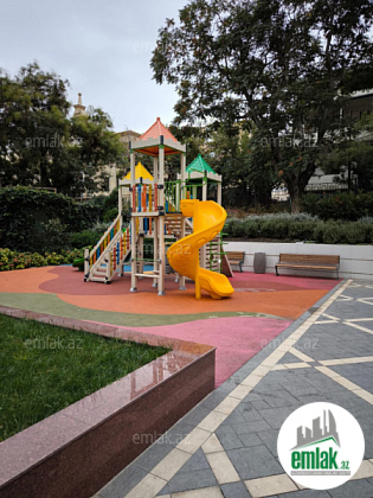 Satılır 2 otaqlı yeni tikili 74 m²