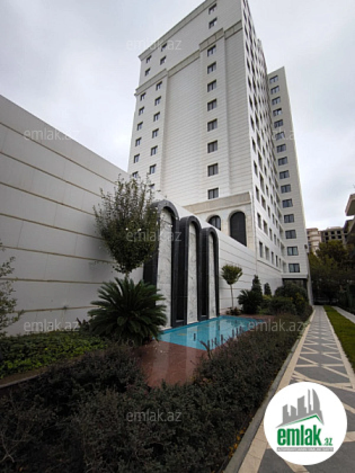 Satılır 2 otaqlı yeni tikili 74 m²