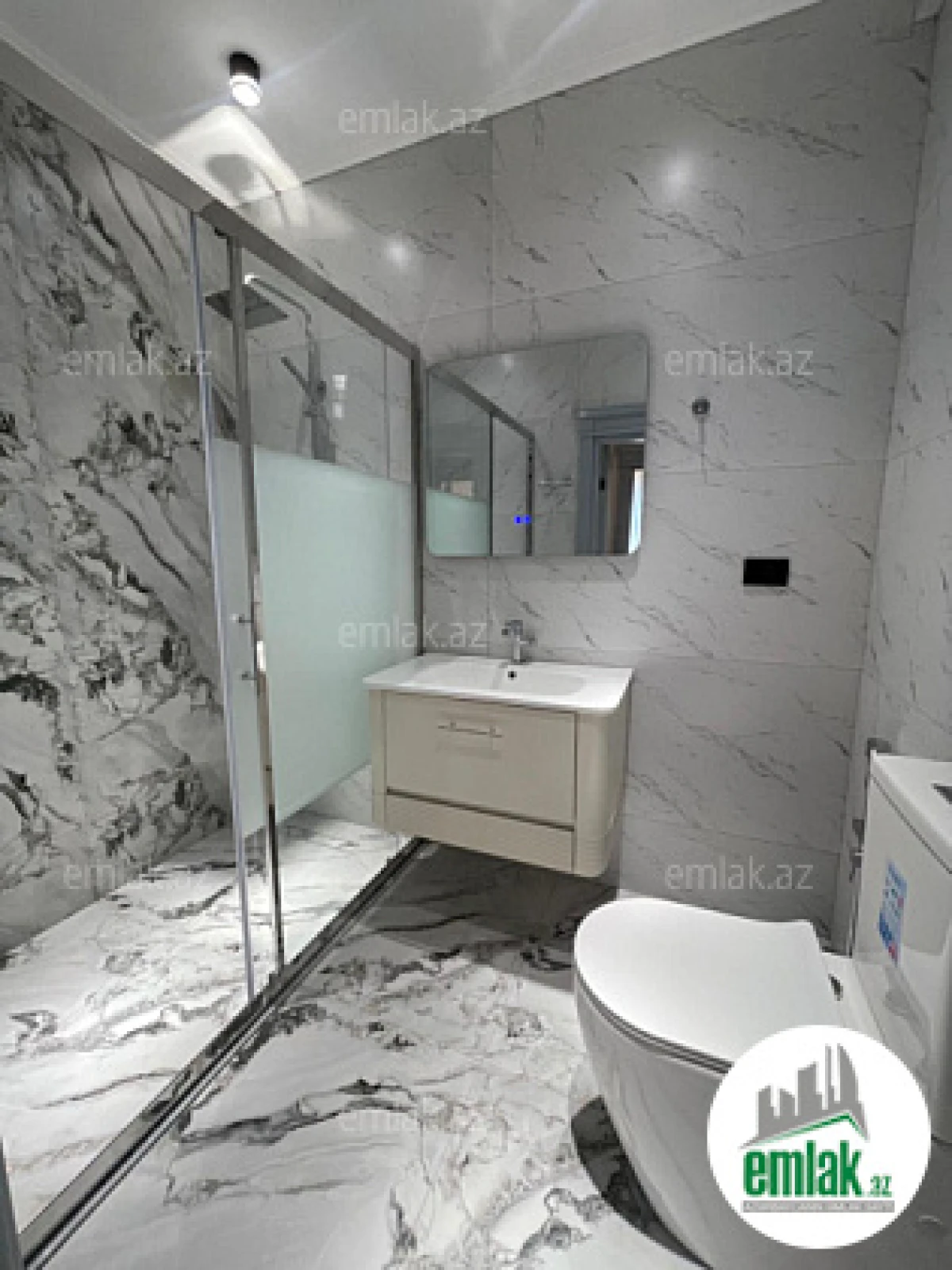 Satılır 3 otaqlı yeni tikili 84 m²