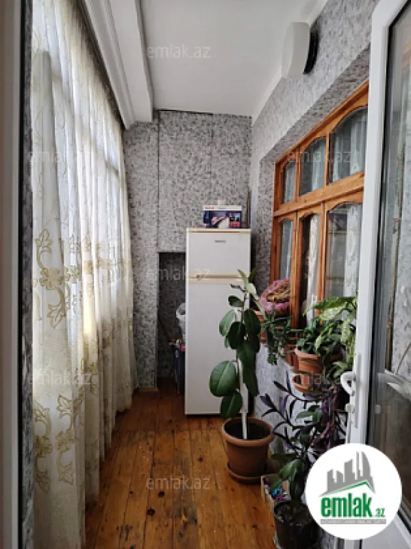 Satılır 3 otaqlı köhnə tikili 70 m²