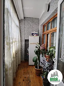 Satılır 3 otaqlı köhnə tikili 70 m²