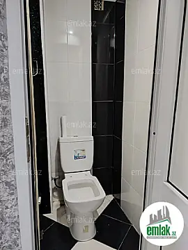 Satılır 3 otaqlı köhnə tikili 70 m²