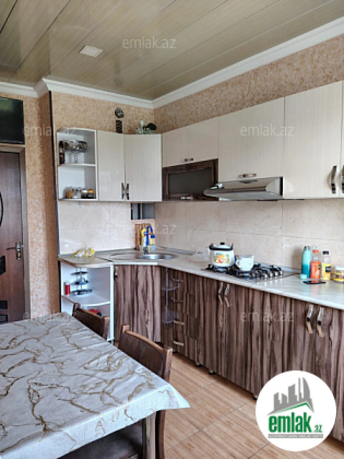 Satılır 3 otaqlı köhnə tikili 70 m²