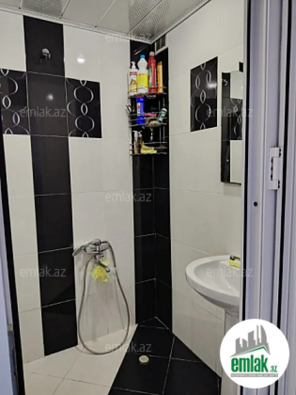 Satılır 3 otaqlı köhnə tikili 70 m²