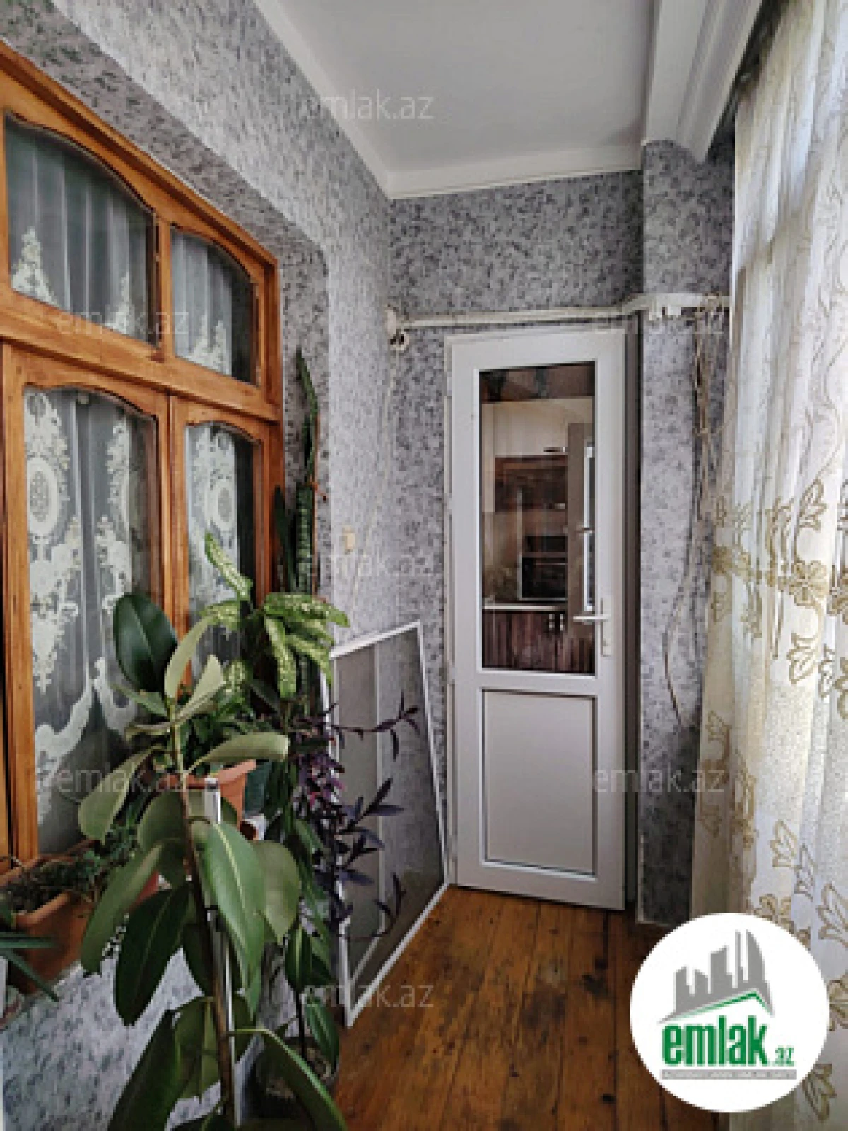 Satılır 3 otaqlı köhnə tikili 70 m²