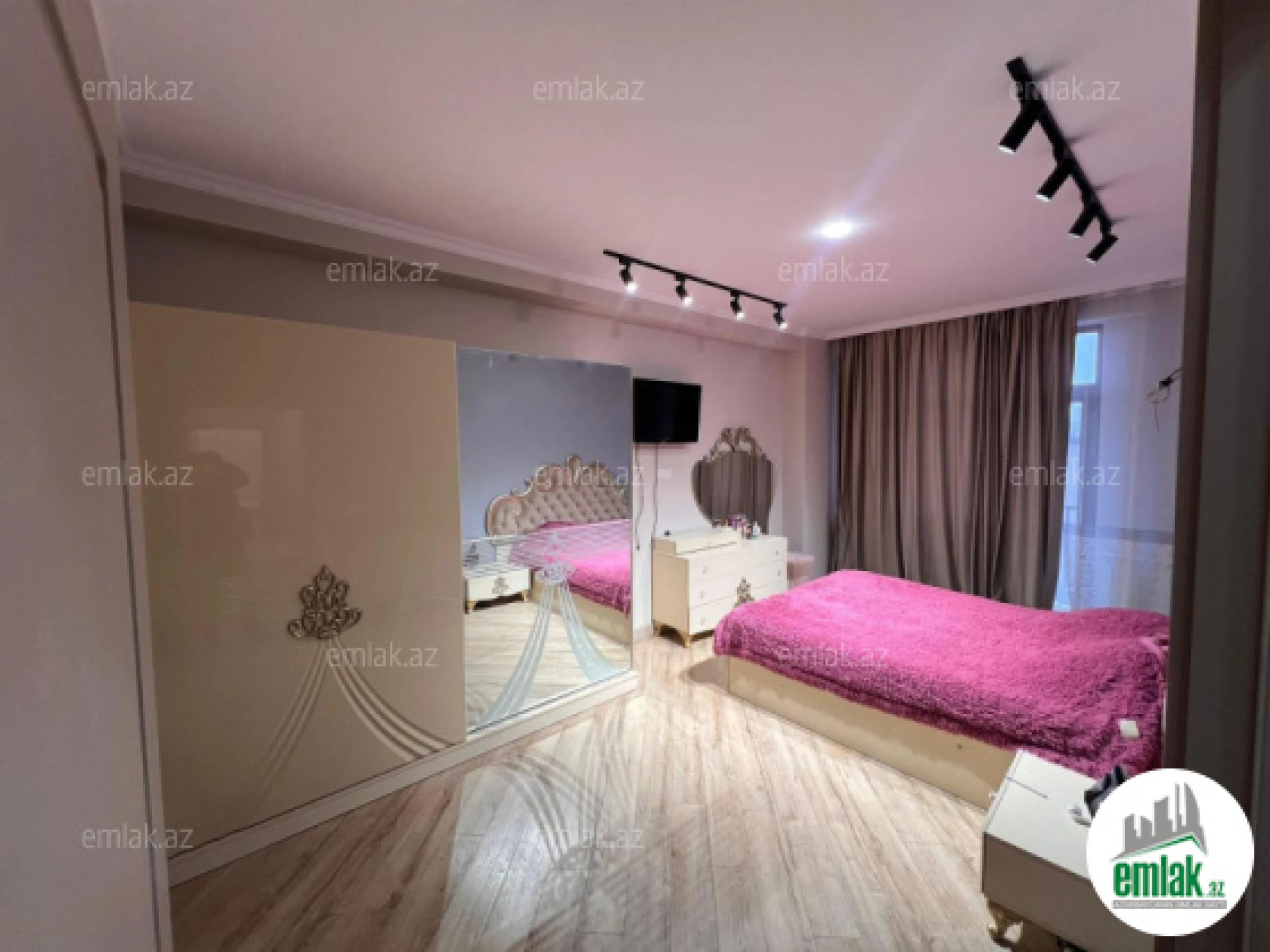 Satılır 2 otaqlı yeni tikili 87 m²