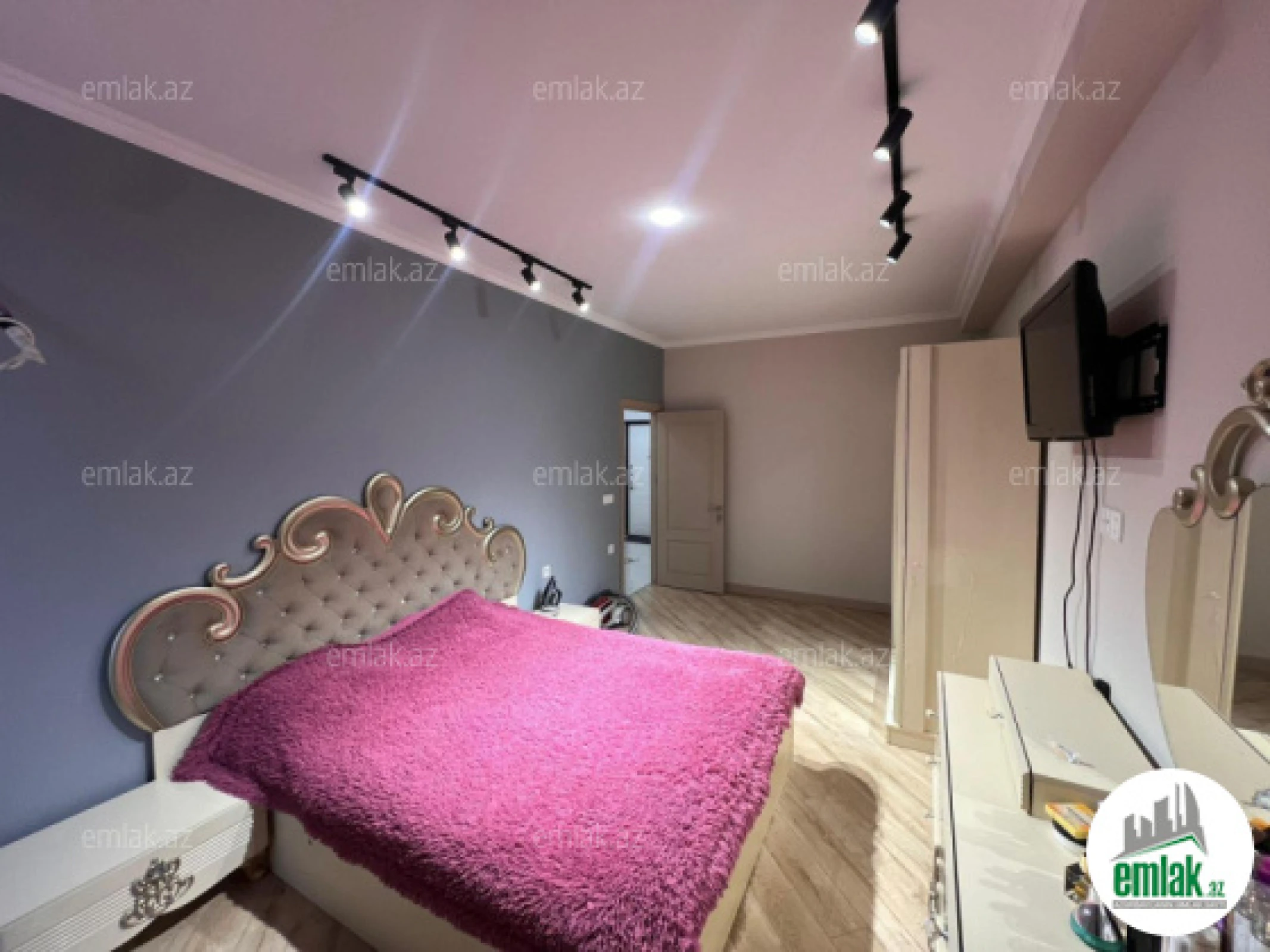 Satılır 2 otaqlı yeni tikili 87 m²